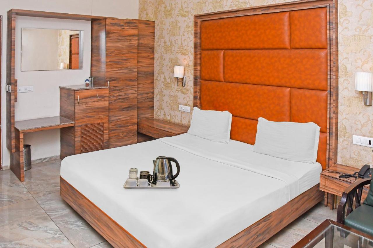 Townhouse 900 Hotel Surya Palace Bhilai Bagian luar foto
